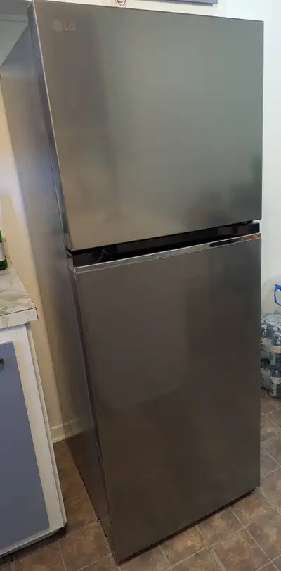 Trois Électros LG presque neufs / Prix: 950$ Saisissez cette opportunité! Je vends un ensemble de tr...