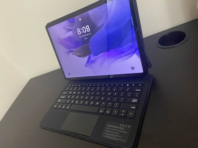 Doqo magnetic Keyboard for Samsung Tablets. Connects to your tablet via bluetooth, and you attach it...