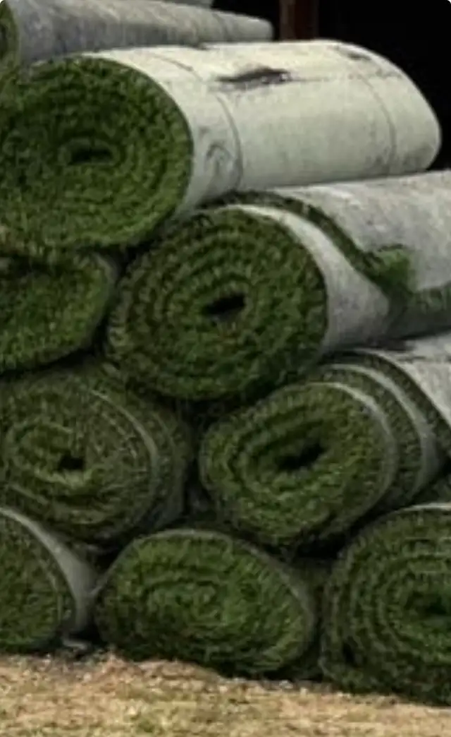 ♻️Recycled Turf | Like New | 7ft x 53ft | $190 Per Roll in Other in Barrie - Image 4