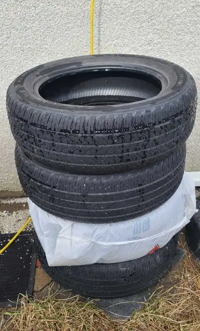 4 x pneus ete Firestone All season reste 7/32 donc bon pour encore 2 saisons ** c'est 650$ apres tax...