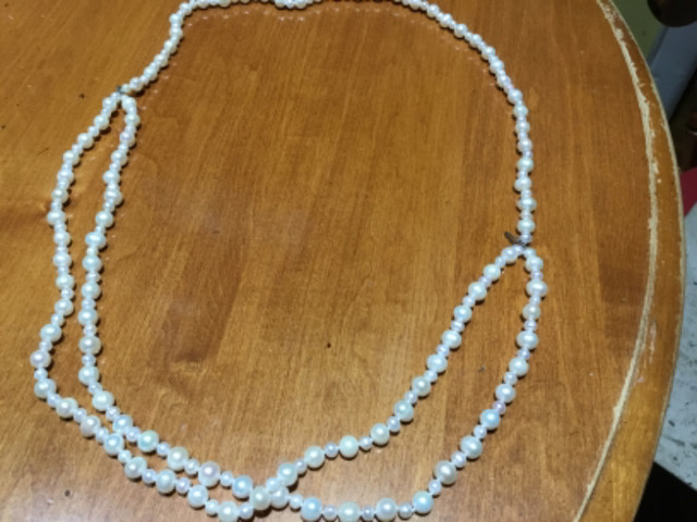 Pearl necklace in Jewellery & Watches in Kingston
