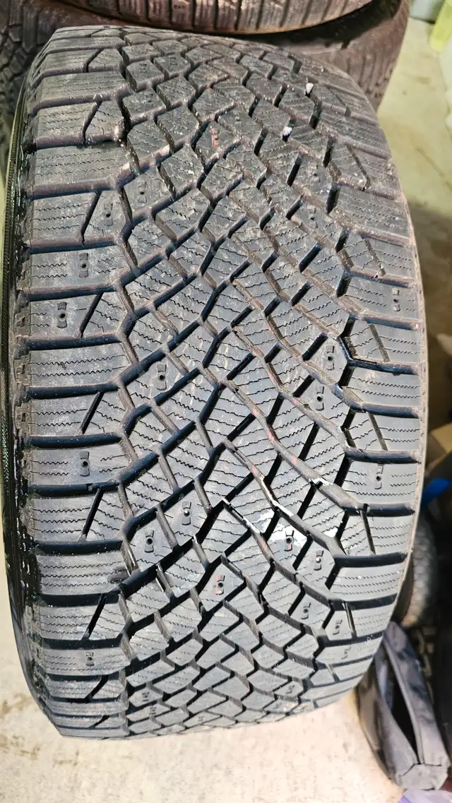 245/40/18 Continental winter tires 95% tread in Tires & Rims in Markham / York Region - Image 7