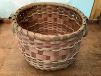 Vtg Indigenous Handcrafted Round Woven/Rope Two Handled Basket