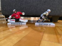 2 figurines de hockey 