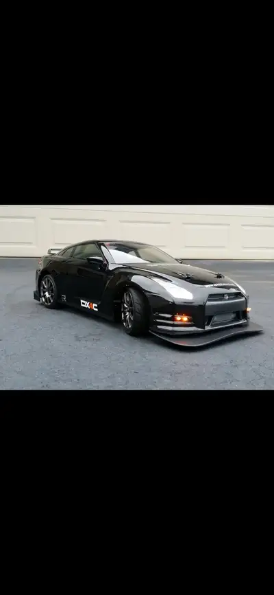 No rush to sell but considering selling as it doesn’t get any use. 1/10 scale 2012 Nissan GTR body o...