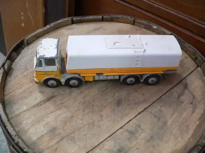 camion dinky toys # 4980 supertoys leyland octopus made in england 35$ aller voir mes autres annonce...