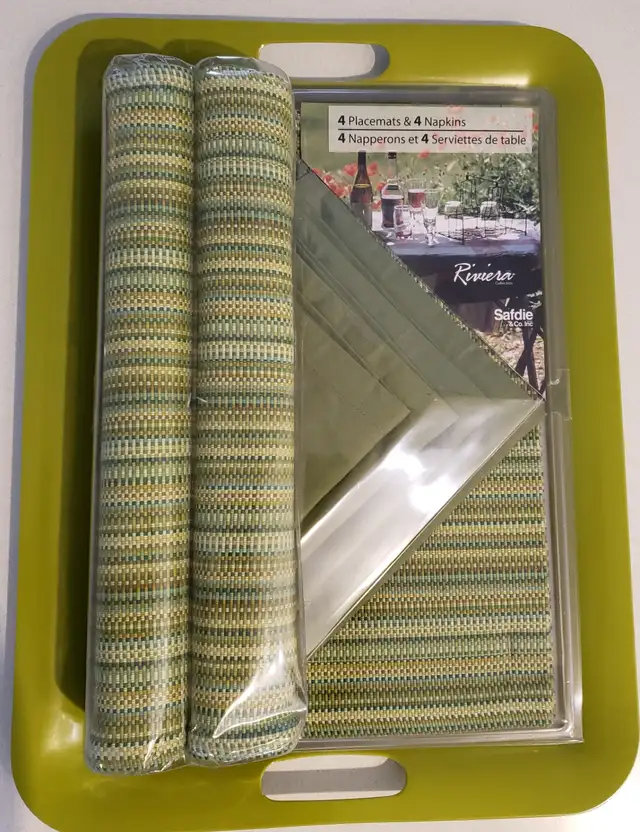Riviera 4 placemats and 4 napkins set with serving tray in Kitchen & Dining Wares in Nanaimo - Image 2