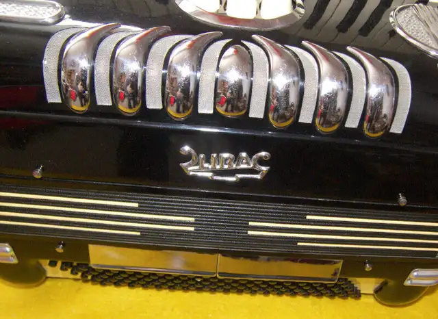 Accordion  LIRA  Made In Italy 120 Bass in Arts & Collectibles in Edmonton - Image 4