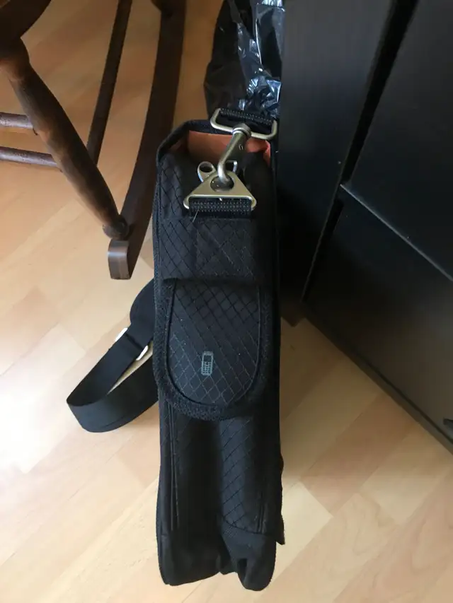 Sac - Malette pour ordinateur High Sierra in Laptop Accessories in Sherbrooke - Image 7