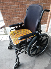 Wheelchair, 18" wide cushion, plus massage gel cushion