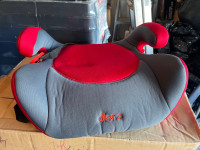 Dione Booster Seat