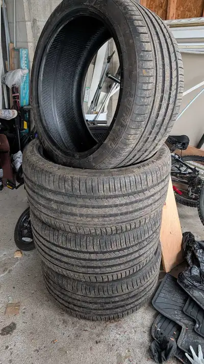 Selling 295/35zr21 size forceland vitality f22 tires. Has good tread left. $400 for the all 4 tires.