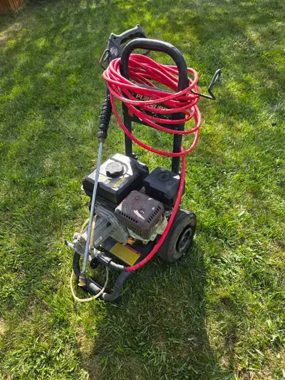 Used Pressure washer for sale 2800 psi ,6.5hp engine,starts easy and runs as it should Tires are fla...