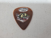 Copper guitar pick im a freacking taco pic de guitare en cuivre