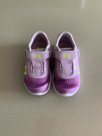 Under Armour toddler size 7 shoes