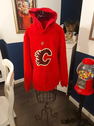 Calgary Flames youth hoodie xl , View more