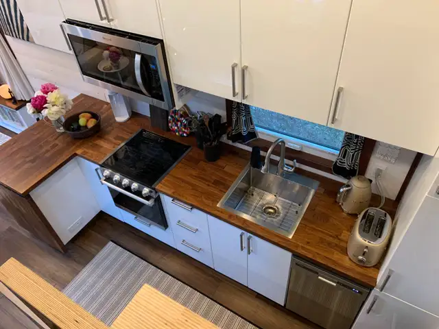 Tiny Home for Sale/ Lease in Other in London - Image 5