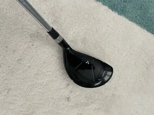 Nike  XR3 Hybrid 4 iron right handed in Golf in Oakville / Halton Region - Image 5