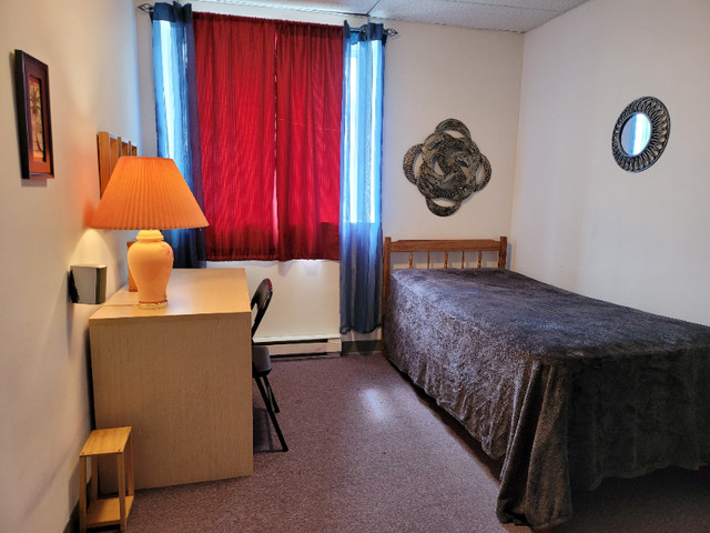 ROOM FOR RENT AT QUEEN ST, WOODSTOCK, NEW BRUNSWICK in Room Rentals & Roommates in Fredericton - Image 2