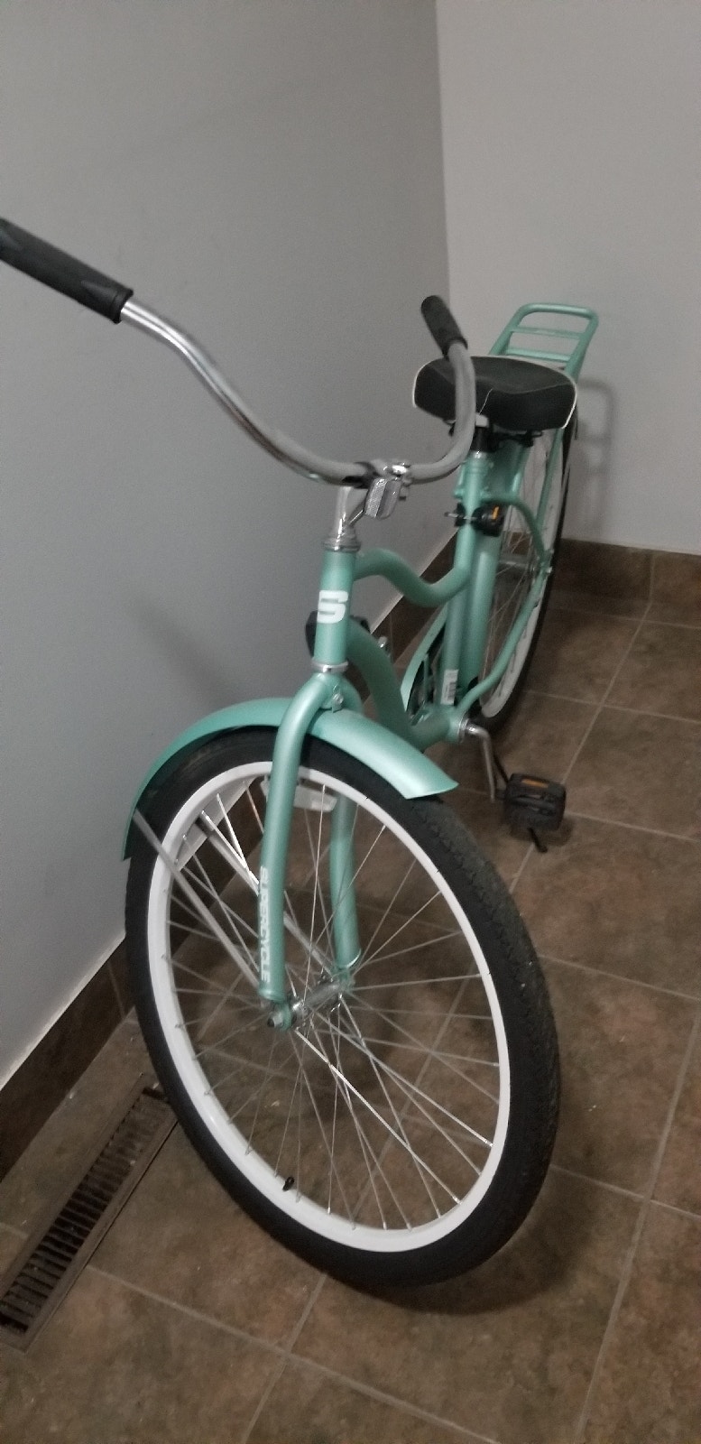 Used in Excellent condition Bike 26" cruiser single speed Cruiser