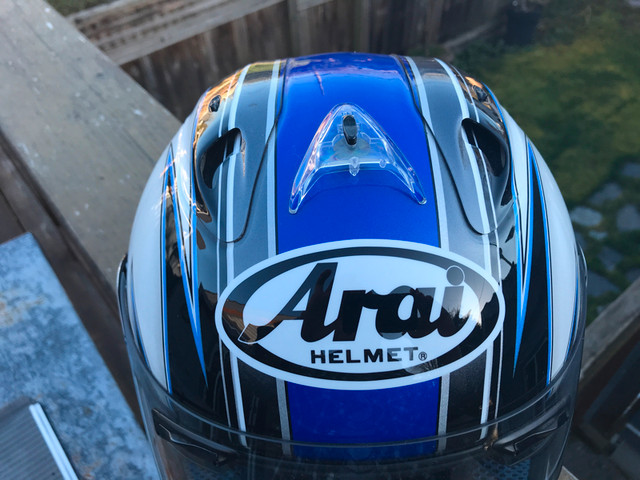 Arai Helmet- Size 59-60 in Motorcycle Parts & Accessories in Vancouver - Image 4