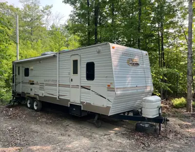 Ouvert aux offres! Roulotte Sunnybrook Sunset Creek 307RL de 2008, spacieuse et bien entretenue. Cet...