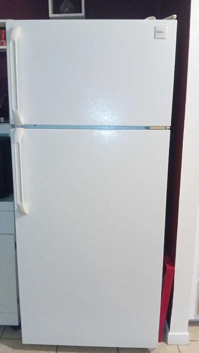 Réfrigérateur , Blanc,Gibson in Refrigerators in Longueuil / South Shore - Image 2