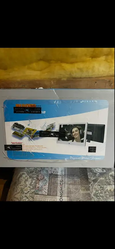 This brand new digital photo frame is the perfect way to display your favorite memories in high reso...
