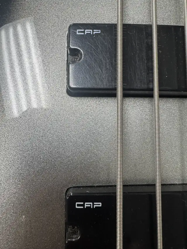 Ibanez n427 5 string bass in Guitars in Oakville / Halton Region - Image 8