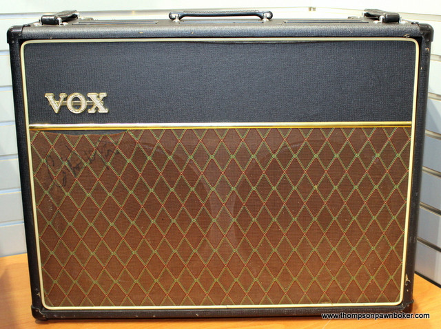 VOX AC-30CC2 TUBE GUITAR AMPLIFIER in Amps & Pedals in Hamilton