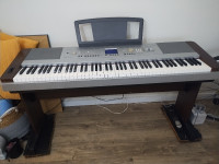Yamaha Digital Grand Piano DGX-640