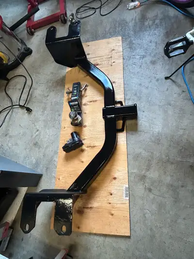 Enthuze Hitch off a 2022 Silverado 1/2 ton with a fresh coat of Tremclad, Reese 2” receiver with a 2...