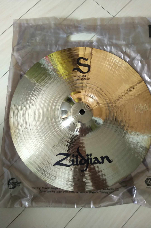 NEW Hi Hat Top Zildjian Cymbal , Located in Shediac < in Drums & Percussion in Moncton