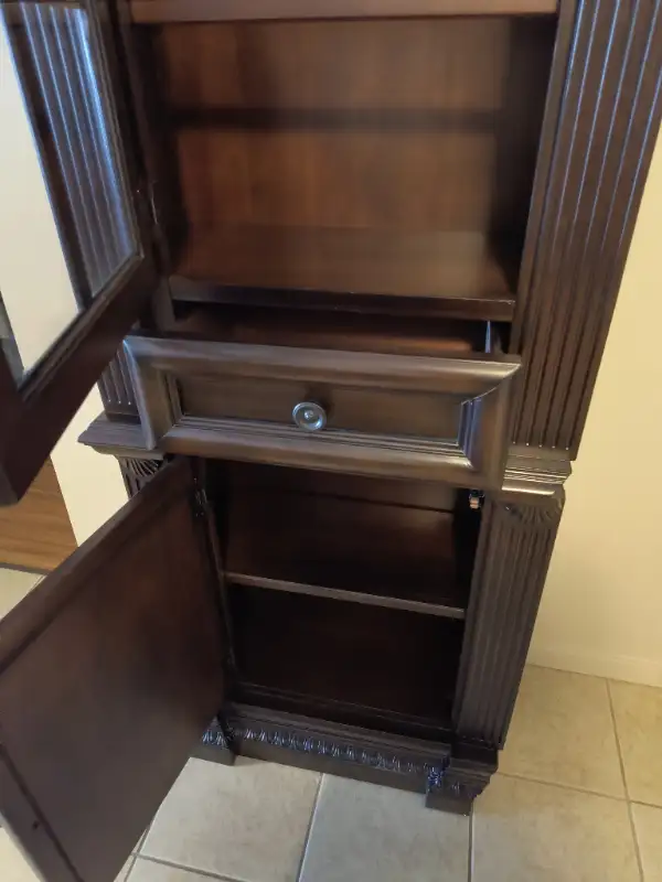 Living Room Credenza China Cabinet in Hutches & Display Cabinets in St. Catharines - Image 8