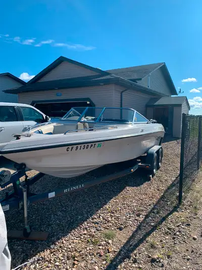 2003 reinell excellent shape runs awesome. 5.0L penta engine ,220 horse inboard, penta drive. Includ...