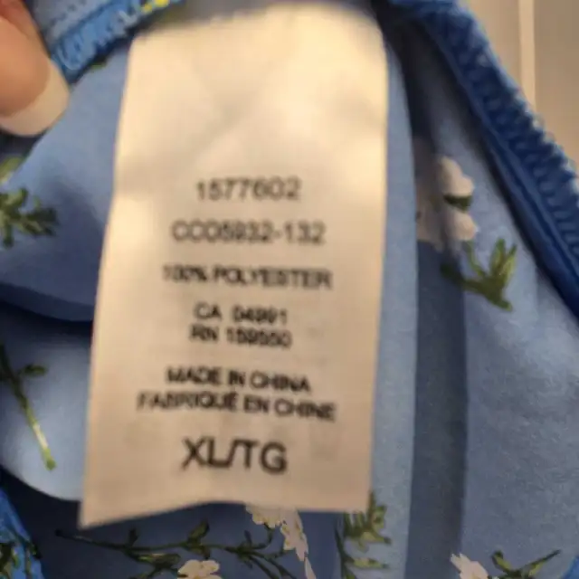 Dalia Floral Blouse in Women's - Tops & Outerwear in Winnipeg - Image 5