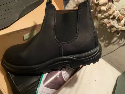 Brand new Blundstone safety boots, View more