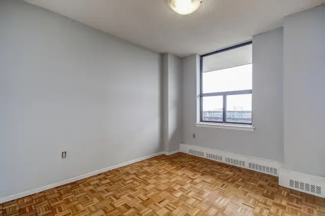 1 Bed 1 Bath Apartment in Long Term Rentals in Mississauga / Peel Region - Image 7