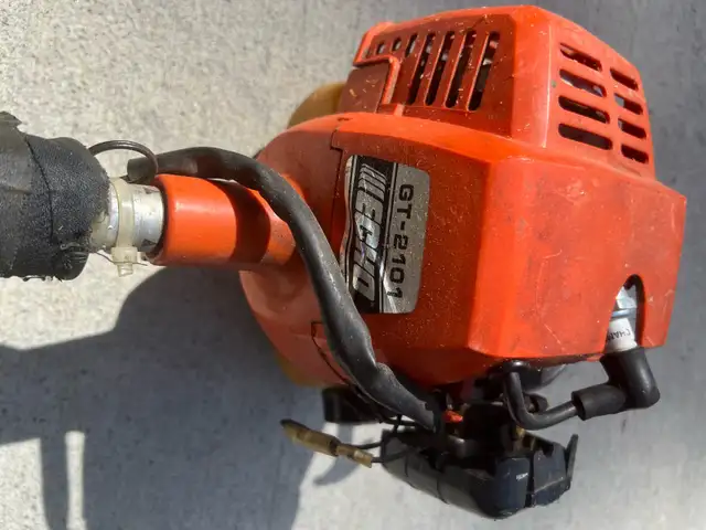 Echo GT 2101 gas two-stroke Weed Trimmer in Lawnmowers & Leaf Blowers in Kingston - Image 5