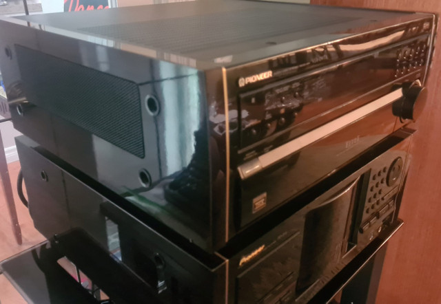 Rare Japanese Pioneer Elite Receiver & 300 CD Changer in Stereo Systems & Home Theatre in Mississauga / Peel Region