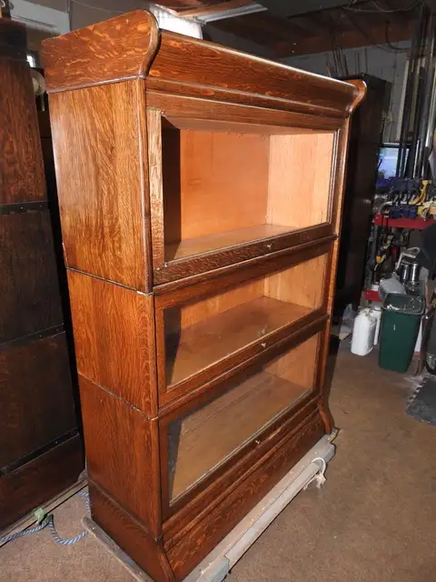 antique barrister bookcase 3 glass levels medium oak colour in Bookcases & Shelving Units in Hamilton - Image 2