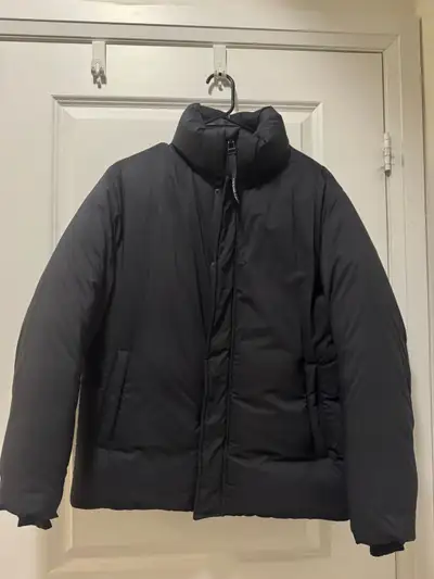 Aritzia Super One-Puff Size XS, View more