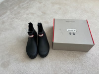 Hunter - Womens Original Chelsea Boot Size 7 $150