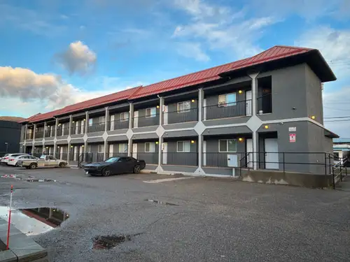 One bedroom suite suitable for singles or couples in a 2 storey walkup apartment building. This unit...