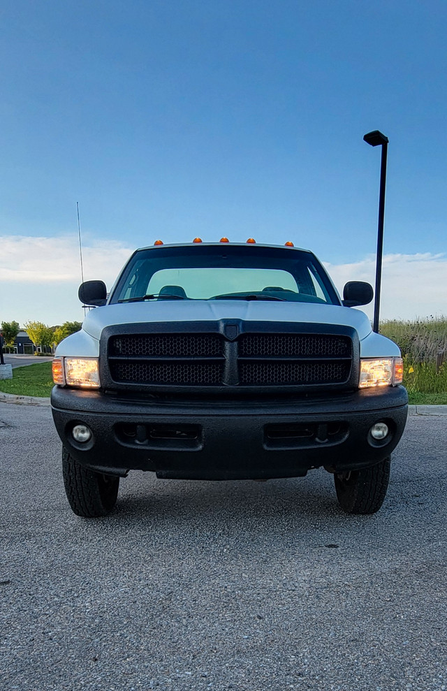 2001 Dodge 3500 in Cars & Trucks in Calgary - Image 4