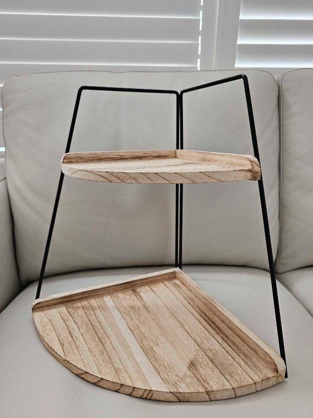 Corner shelf for cosmetics or Jewelry display in Hutches & Display Cabinets in Markham / York Region