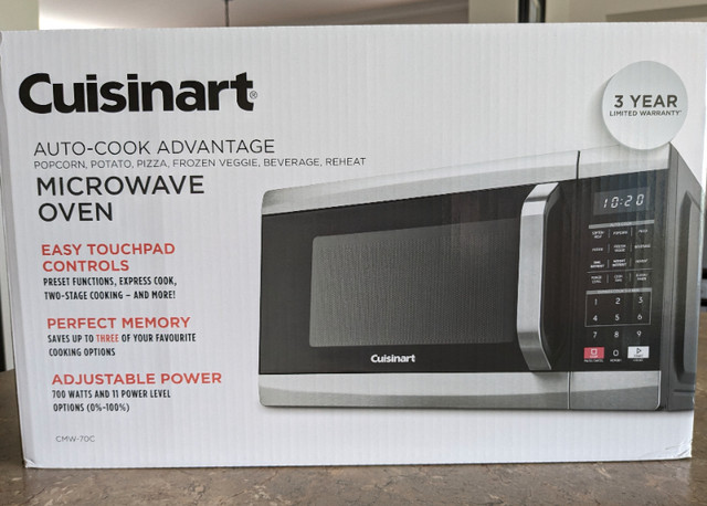 CUISINART MICROWAVE OVEN in Microwaves & Cookers in Petawawa