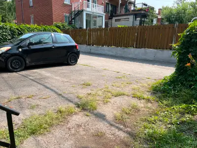 Exterior parking spaces are available now. Close to the Metro Sauve and Henri-Bourassa. $80 per mont...