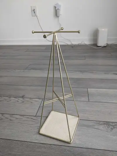 Brand New Umbra Jewelry Display Prisma Ring Holder, Jewellery Stand Jewellery Holder Steel This styl...