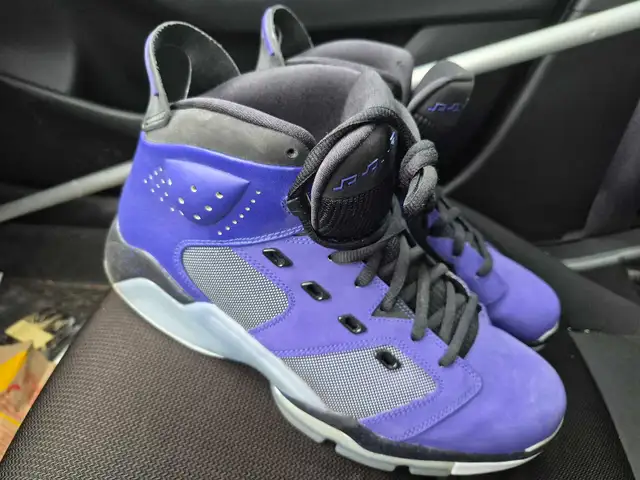 Air Jordan size 12 in Men's Shoes in Markham / York Region - Image 3